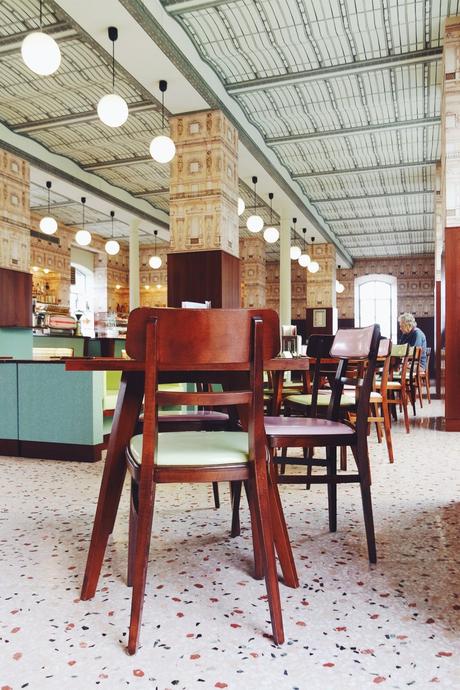 Il pavimento della nonna è tornato: la graniglia di marmo (Terrazzo Home Trend) Il pavimento della nonna è tornato: la graniglia di marmo (Terrazzo Home Trend)