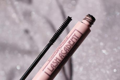 NEVE COSMETICS | Lash Academy vegan mascara NEVE COSMETICS | Lash Academy vegan mascara