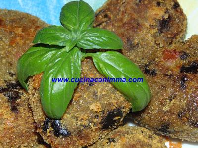 POLPETTE DI MELANZANE DAL CUORE FILANTE POLPETTE DI MELANZANE DAL CUORE FILANTE