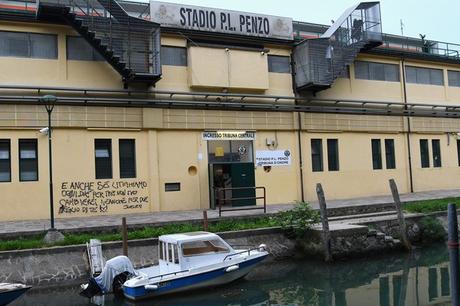 Leggende, meraviglie e decadenze: cosa succede se il pallone finisce in Laguna? Leggende, meraviglie e decadenze: cosa succede se il pallone finisce in Laguna?