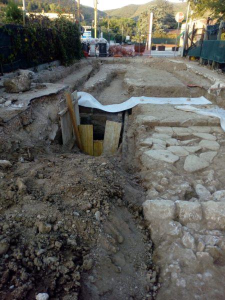 Sorpresa a Mondragone: dai lavori emerge una porzione dell’antica Via Appia Sorpresa a Mondragone: dai lavori emerge una porzione dell’antica Via Appia