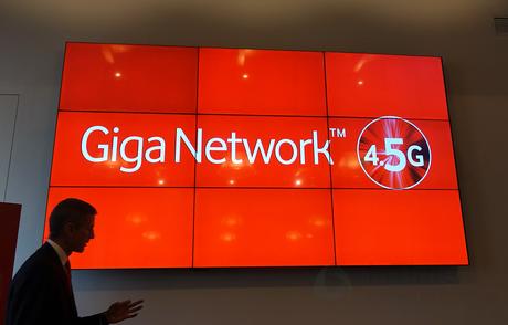 Vodafone presenta la nuova Giga Network 4.5G che anticipa il 5G Vodafone presenta la nuova Giga Network 4.5G che anticipa il 5G