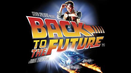 Stasera in tv su 20 alle 21 Ritorno al futuro, il primo capitolo dell’indimenticabile trilogia di Robert Zemeckis con Michael J. Fox Stasera in tv su 20 alle 21 Ritorno al futuro, il primo capitolo dell’indimenticabile trilogia di Robert Zemeckis con Michael J. Fox