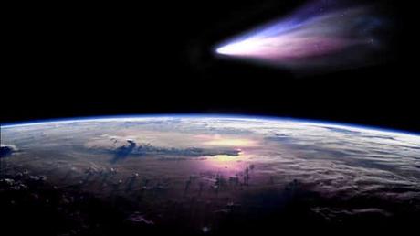 Spazio: Arriva la cometa di Natale che sarà visibile anche ad occhio nudo Spazio: Arriva la cometa di Natale che sarà visibile anche ad occhio nudo