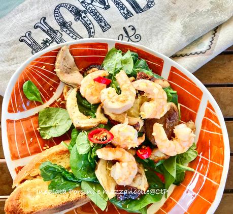 Insalata di spinaci, porcini e mazzancolle spadellate porcini spinaci mazzancolle peperoncino alessandra ruggeri Insalata di spinaci, porcini e mazzancolle spadellate porcini spinaci mazzancolle peperoncino alessandra ruggeri