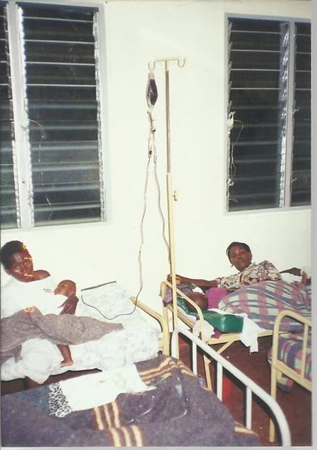 Il sangue di Brotther Dominic:fr.Beppe Gaido racconta Chaaria Mission Hospital (Kenya) L'immagine può contenere: 1 persona, persona seduta