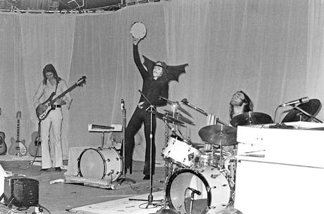 Genesis: accadeva nel novembre del 1973-video concerto di quell'anno... Genesis: accadeva nel novembre del 1973-video concerto di quell'anno...