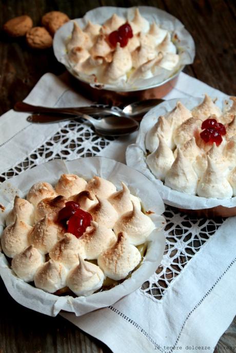 Mele meringate in forno per il Menù Lib(e)ro (con amaretti e crema pasticciera) Mele meringate in forno per il Menù Lib(e)ro (con amaretti e crema pasticciera)