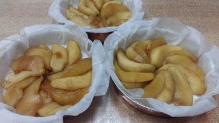 Mele meringate in forno per il Menù Lib(e)ro (con amaretti e crema pasticciera) Mele meringate in forno per il Menù Lib(e)ro (con amaretti e crema pasticciera)
