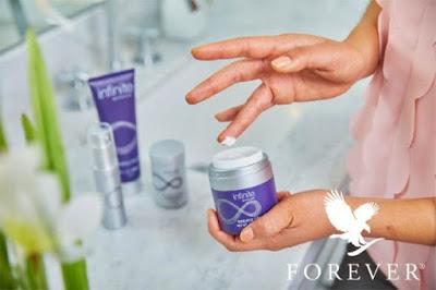 Forever Infinite Restoring Creme, idrata e ristruttura Forever Infinite Restoring Creme, idrata e ristruttura