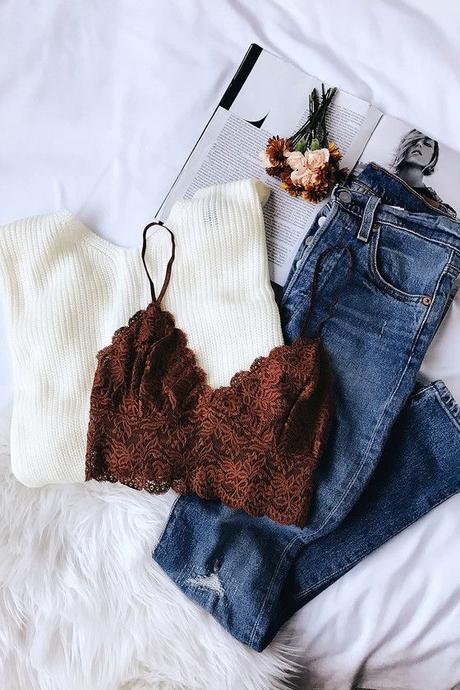 Pizzo d’inverno, indossa così il tocco di femminilità per eccellenza: 20 idee per te! Pizzo d’inverno, indossa così il tocco di femminilità per eccellenza: 20 idee per te!