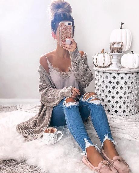 Pizzo d’inverno, indossa così il tocco di femminilità per eccellenza: 20 idee per te! Pizzo d’inverno, indossa così il tocco di femminilità per eccellenza: 20 idee per te!