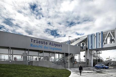 Fermata ferroviaria Trieste Airport.jpg Fermata ferroviaria Trieste Airport.jpg