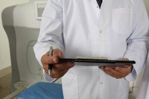 Lunghe attese? Più soldi più personale più strutture medico