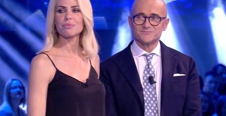 Ilary Blasi semplicissima al GF Vip dimostra che il nero non delude mai (ma non piace a Signorini) Ilary Blasi semplicissima al GF Vip dimostra che il nero non delude mai (ma non piace a Signorini)