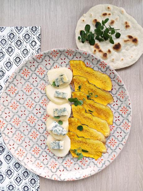 Carpaccio di pera con chips di zucca e Blu Mugello Carpaccio di pera con chips di zucca e Blu Mugello