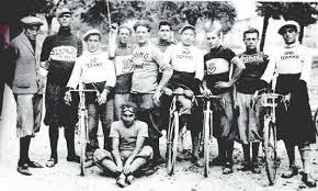 Ciclisti rossi (ma non solo) e calcio dopolavorista Ciclisti rossi (ma non solo) e calcio dopolavorista