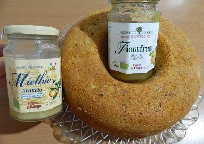 CIAMBELLA DI ZUCCA CON RICOTTA E MELE CIAMBELLA DI ZUCCA CON RICOTTA E MELE