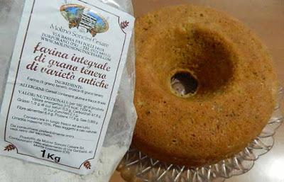 CIAMBELLA DI ZUCCA CON RICOTTA E MELE CIAMBELLA DI ZUCCA CON RICOTTA E MELE
