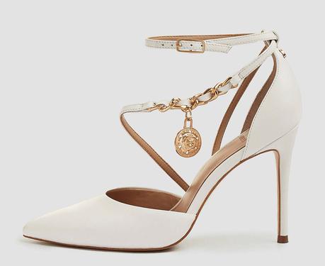 SE CERCHI IL GIUSTO LOOK PER LE FESTE CON GUESS LO HAI TROVATO! SE CERCHI IL GIUSTO LOOK PER LE FESTE CON GUESS LO HAI TROVATO!