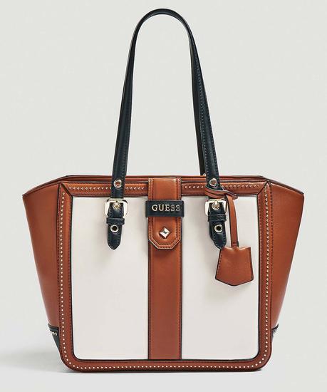 SE CERCHI IL GIUSTO LOOK PER LE FESTE CON GUESS LO HAI TROVATO! SE CERCHI IL GIUSTO LOOK PER LE FESTE CON GUESS LO HAI TROVATO!
