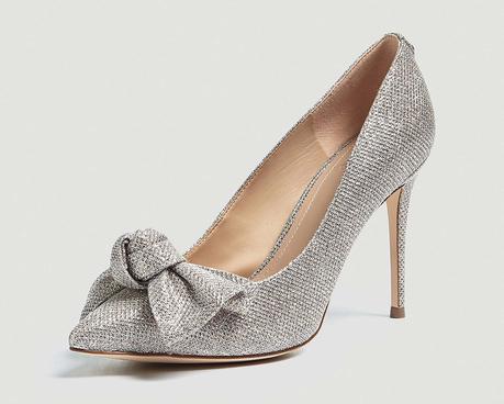 SE CERCHI IL GIUSTO LOOK PER LE FESTE CON GUESS LO HAI TROVATO! SE CERCHI IL GIUSTO LOOK PER LE FESTE CON GUESS LO HAI TROVATO!