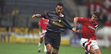 Juve-Inter secondo Djorkaeff: “Solo i nerazzurri possono lottare con li bianconeri. Ecco chi vince la Champions…” Juve-Inter secondo Djorkaeff: “Solo i nerazzurri possono lottare con li bianconeri. Ecco chi vince la Champions…”
