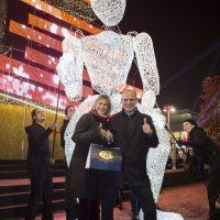 Oppo festeggia il Natale in Darsena a Milano Oppo