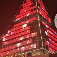 Oppo festeggia il Natale in Darsena a Milano Oppo