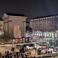 Oppo festeggia il Natale in Darsena a Milano Oppo