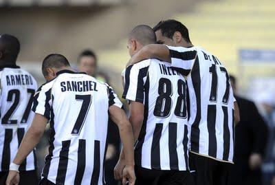 Calciomercato Juventus: per Sanchez si tenta l'accoppiata con Inler, ma rispunta Rossi