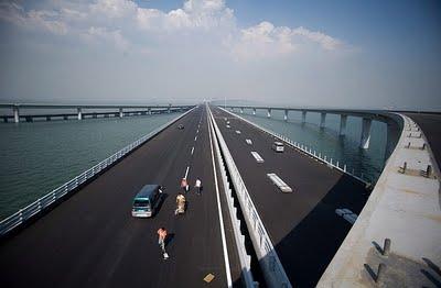 FOTO DEL GIORNO 1 GIUGNO 2011 : IL PONTE PIù LUNGO DEL MONDO IN CINA