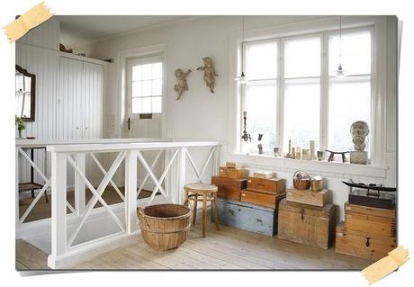 Shabby chic on Friday: wooden boxes...