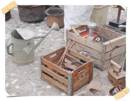 Shabby chic on Friday: wooden boxes...