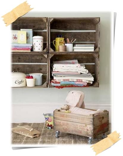 Shabby chic on Friday: wooden boxes...
