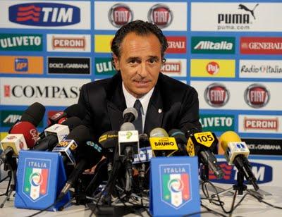 Calcio scommesse arresti, Prandelli deluso: troppe tentazioni e soldi in questo sport