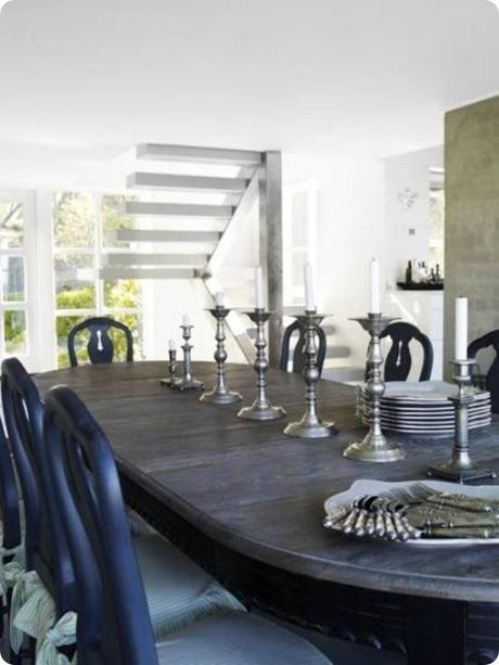 Dinning-Room-of-Luxury-Romantic-House-Design-With-Modern-Dynamic-Style