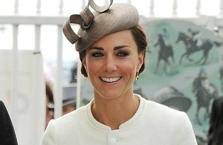 FASHION ICON | Kate Middleton ancora in bianco