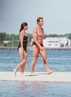 Arnold Schwarzenegger ha fatto vedere il sedere