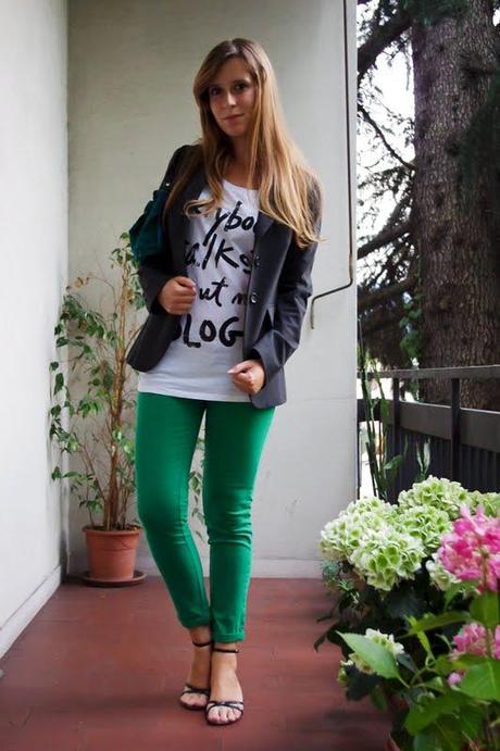 Same t-shirt with green pants