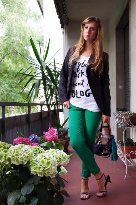 Same t-shirt with green pants