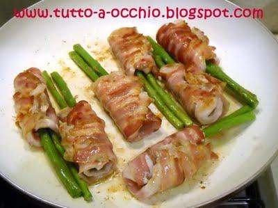 WHB #286 - Involtini di lonza di maiale e asparagi con piselli stufati