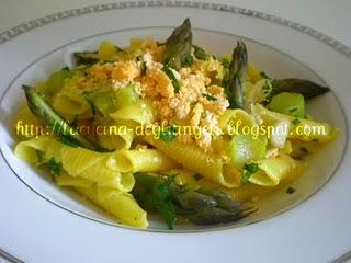 Garganelli con asparagi e zafferano