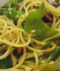 Spaghetti con peperone e pinoli - di Fulvia Maga dei Fornelli