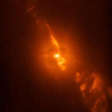 Nel cuore della turbolenta R Aquarii Nel cuore della turbolenta R Aquarii