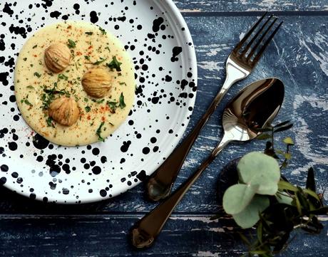 Idee per l'antipasto delle feste: fonduta di taleggio con castagne e rucola selvatica Idee per l'antipasto delle feste: fonduta di taleggio con castagne e rucola selvatica