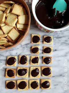 BISCOTTI ARANCIA E CIOCCOLATO BISCOTTI ARANCIA E CIOCCOLATO