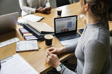 Economia digitale: regime fiscale fermo a 9,5% con ricavi milionari contro il 47% delle imprese tradizionali Economia digitale: regime fiscale fermo a 9,5% con ricavi milionari contro il 47% delle imprese tradizionali