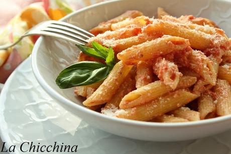 Penne con sugo di ricotta e pomodoro Penne con sugo di ricotta e pomodoro