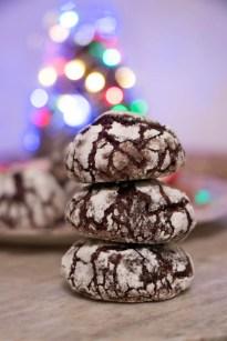 Crinkle Cookie, i biscotti al cioccolato e zucchero a velo Crinkle Cookie, i biscotti al cioccolato e zucchero a velo